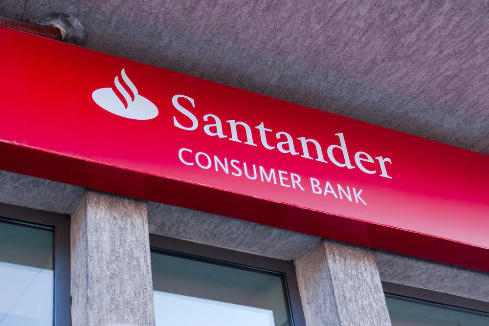 Mastercard Bags Santander Uk Debit Card Deal Retail Banker International