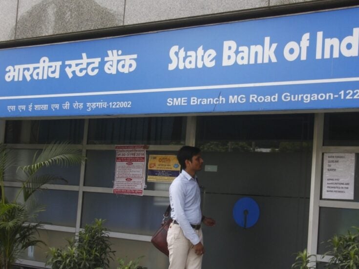India orders banks to stay open during coronavirus lockdown