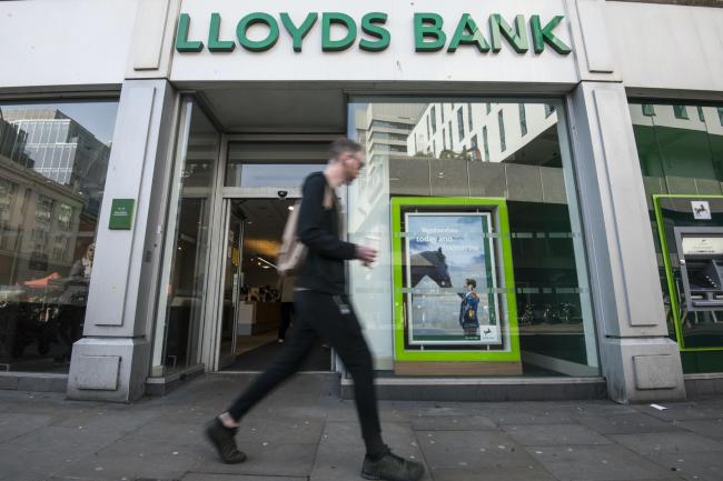 Lloyds’ £1.9bn profit beats forecast as CEO departs